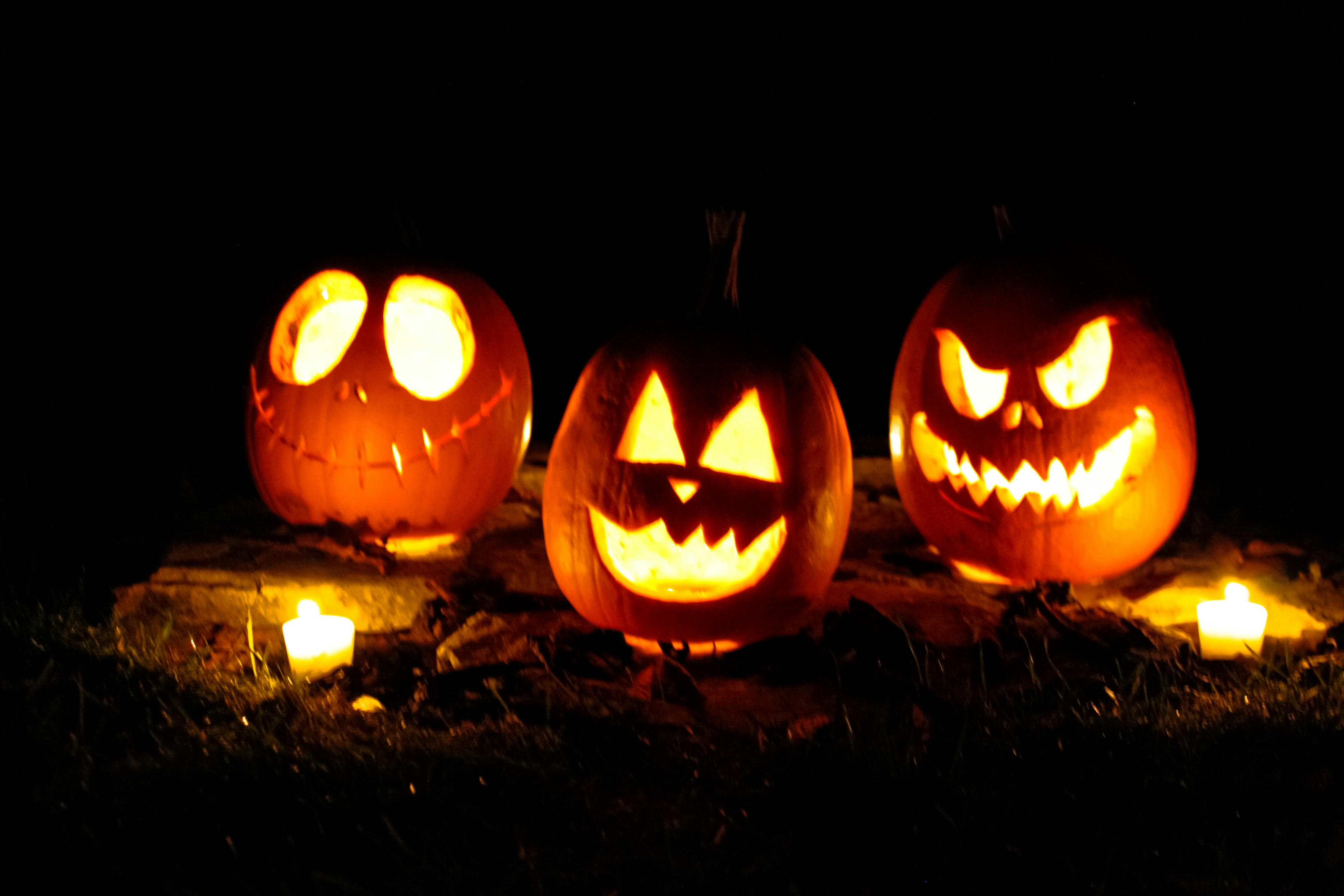 spooky jack-o'-lanterns
